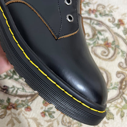 Bottes d'été élégantes et détaillées, offrant un bon soutien