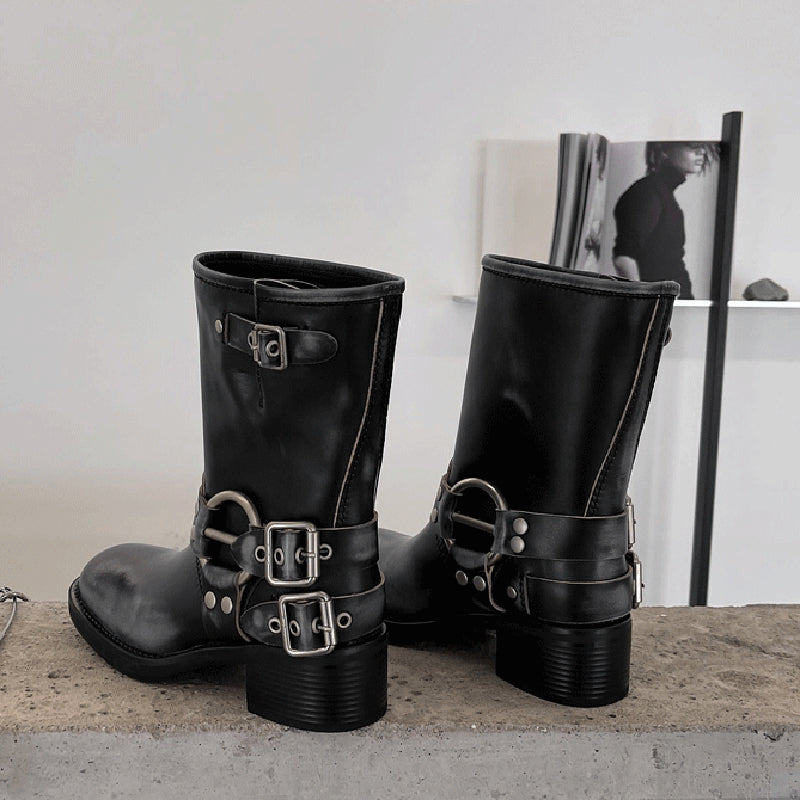 Bottes d'été élégantes et détaillées, offrant un bon soutien