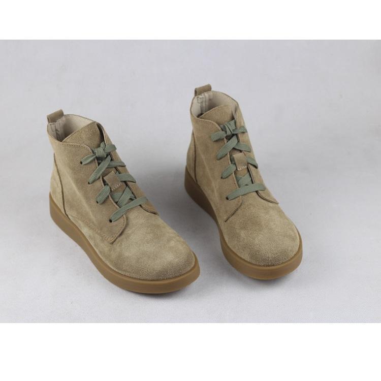 Bottes d'été élégantes et détaillées, offrant un bon soutien