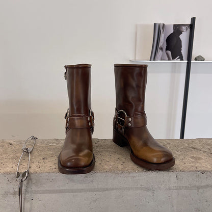 Bottes d'été élégantes et détaillées, offrant un bon soutien