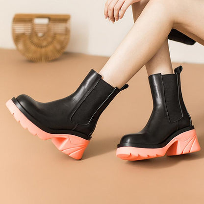 Bottes d'été élégantes et détaillées, offrant un bon soutien