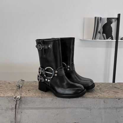 Bottes d'été élégantes et détaillées, offrant un bon soutien