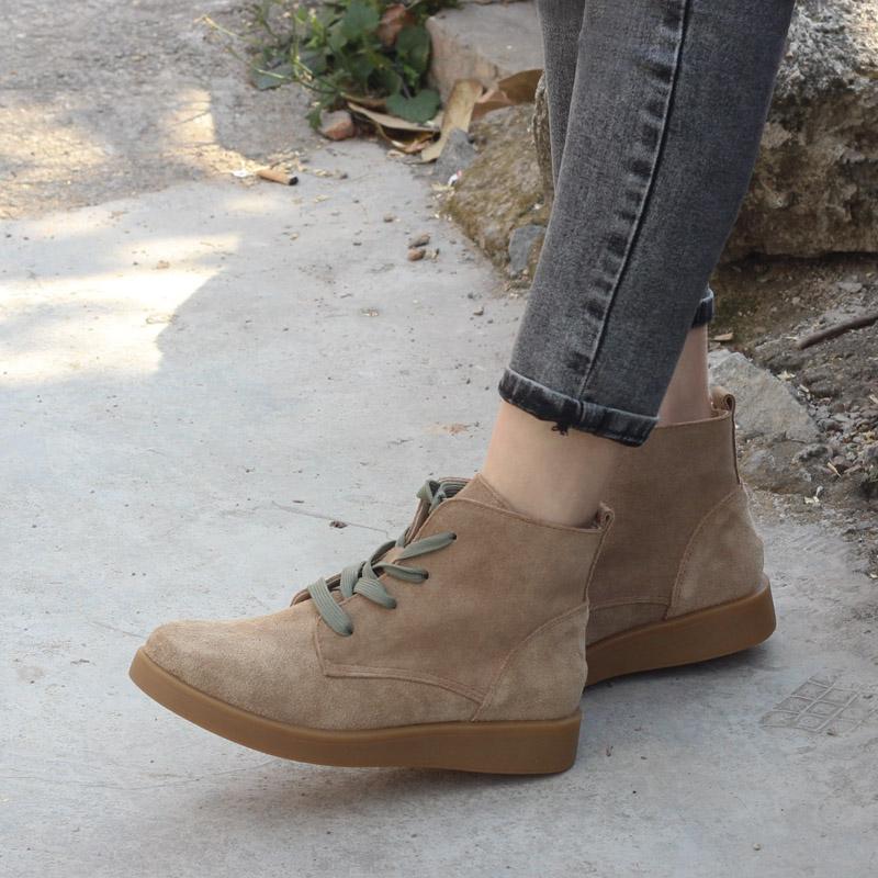 Bottes d'été élégantes et détaillées, offrant un bon soutien
