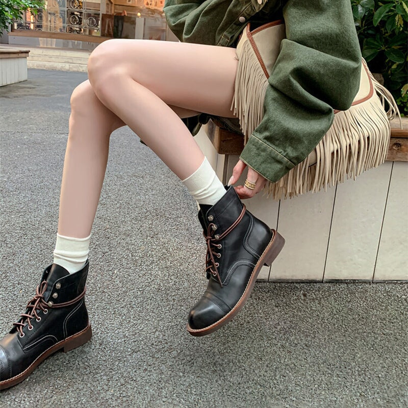 Bottes d'été élégantes et détaillées, offrant un bon soutien