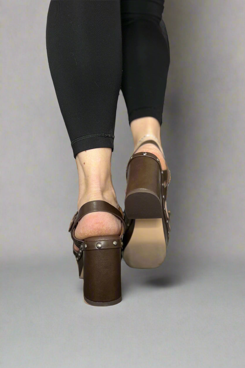 Chaussures d'été orthopédiques de soutien à la mode