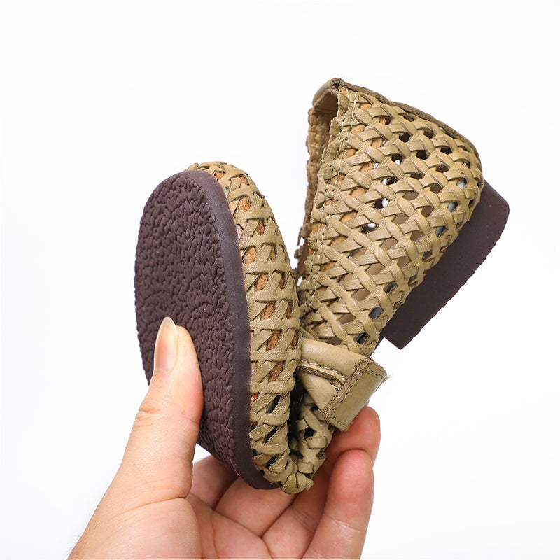 Chaussures d'été orthopédiques à la fois souples et confortables