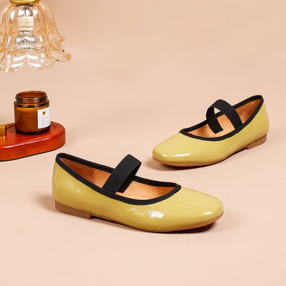 Des chaussures d'été élégantes et détaillées qui offrent un bon soutien