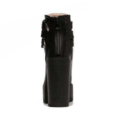 Talons d'été souples, élégants et détaillés